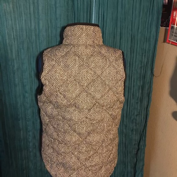 Vest - Picture 2 of 3